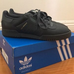Yeezy powerphase Black